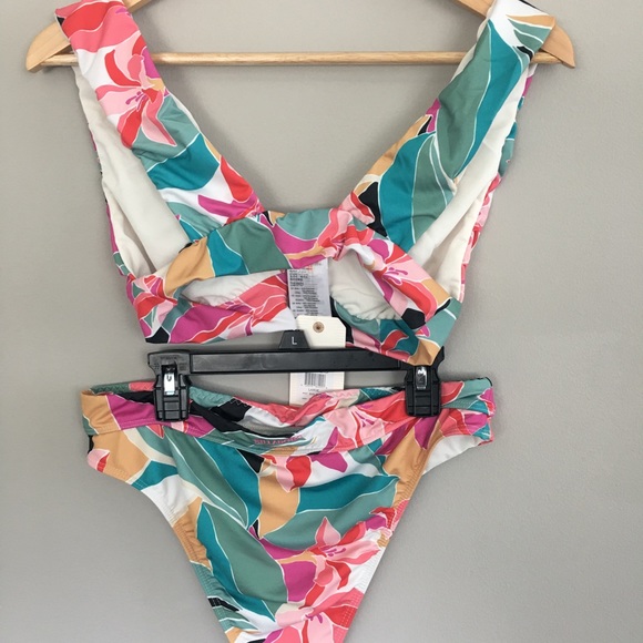 Billabong NWT Wild Sun Bikini Set - Size L - Picture 4 of 14